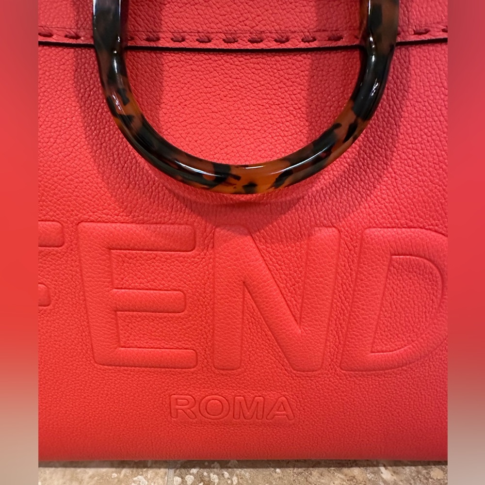 Fendi Sunshine medium tote in red